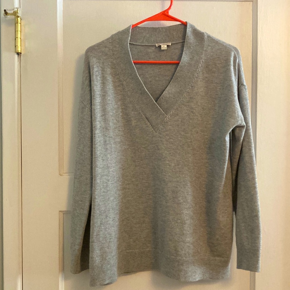 OVERSIZED GREY SWEATER